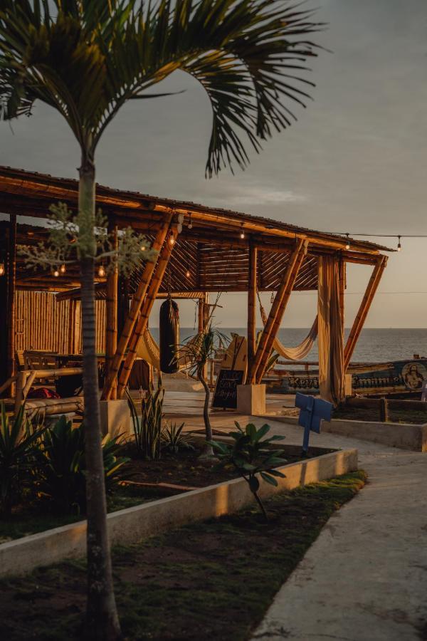 Free Spirit Hostel Ecuador, Puerto Engabao Exterior foto